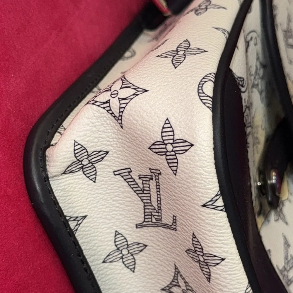 Louis Vuitton Chapman collection Giraffe Messenger BB Bag